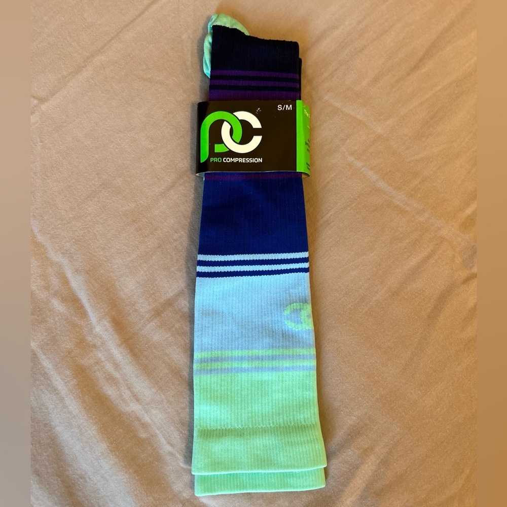 Pro Compression Socks - Picture 3 of 3